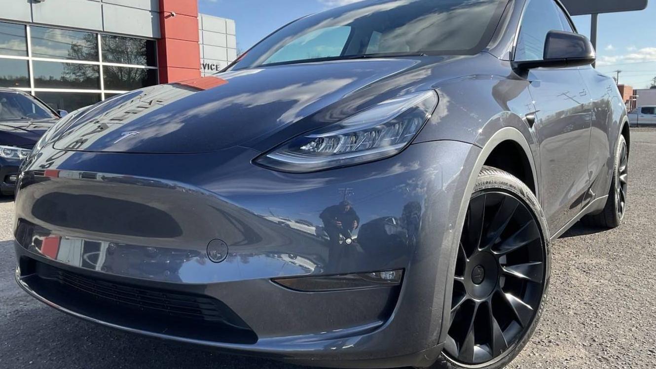 TESLA MODEL Y 2021 5YJYGDEE0MF286532 image